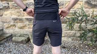 Bike Perfect reviewer models the Scott Gravel Tuned shorts