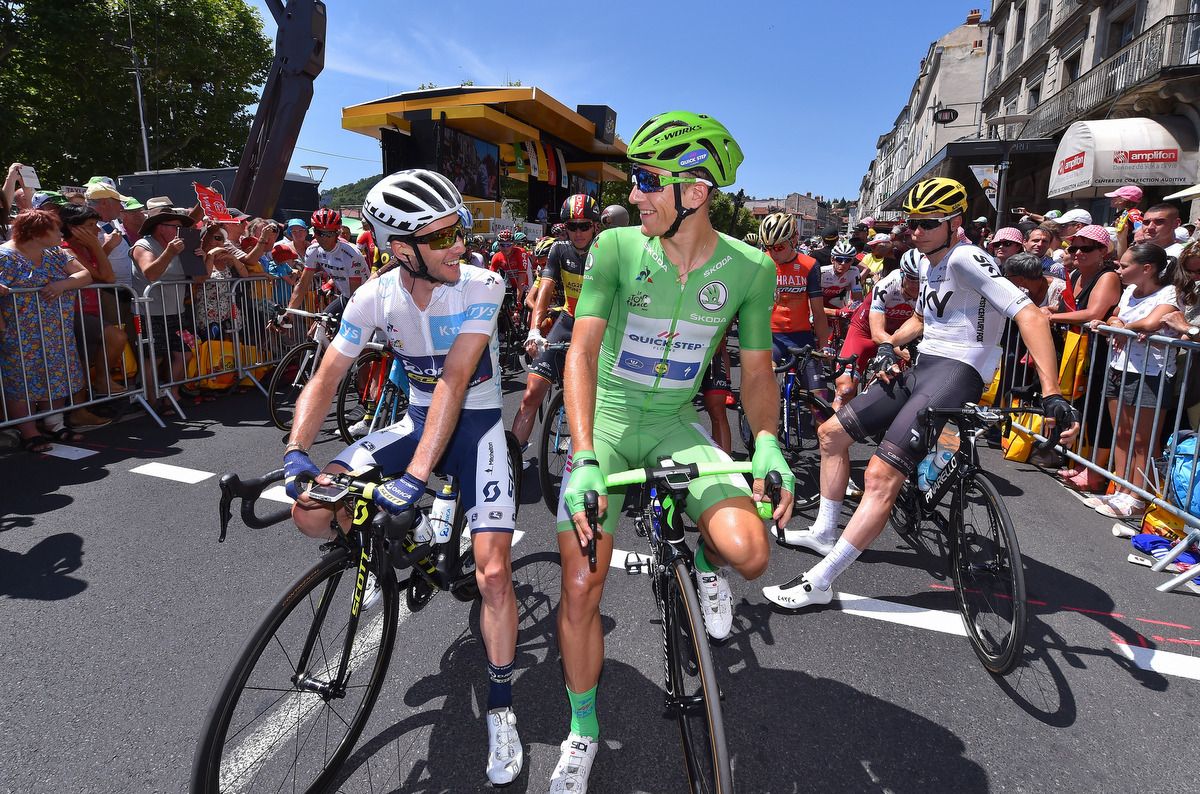 Simon Yates (Orica-Scott) with Marcel Kittel (Quick-Step Floors) on the start line