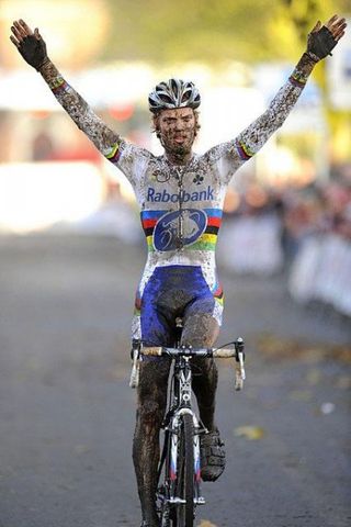 Lars Boom (Rabobank) wins a muddy race