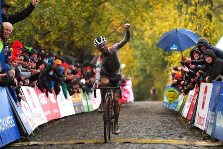 OUDENAARDE BELGIUM NOVEMBER 01 Eli Iserbyt of Belgium and Team Pauwels Sauzen Bingoal celebrates at finish line as race winner during the 32nd Koppenbergcross Grand Prix Jolien Verschueren 2021 Mens Elite Koppenbergcross Oudenaarde X2OBadkamersTrofee on November 01 2021 in Oudenaarde Belgium Photo by Luc ClaessenGetty Images