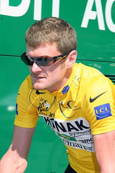 Race leader Floyd Landis (Phonak) heads for the start line.