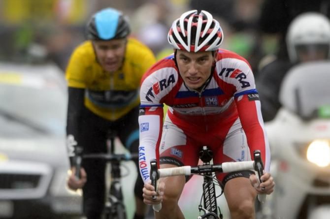 Simon Spilak (Katusha) leads Chris Froome (Sky) to the finish in Tour de Romandie