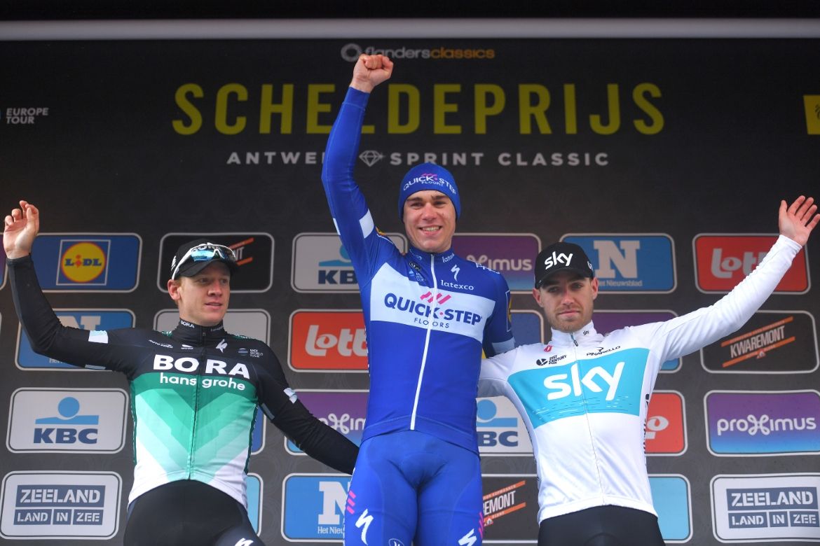 Fabio Jakobsen (Quick-Step Floors) atop the podium
