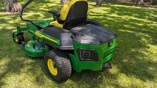 John Deere Z370R Electric ZTrak™ Mower