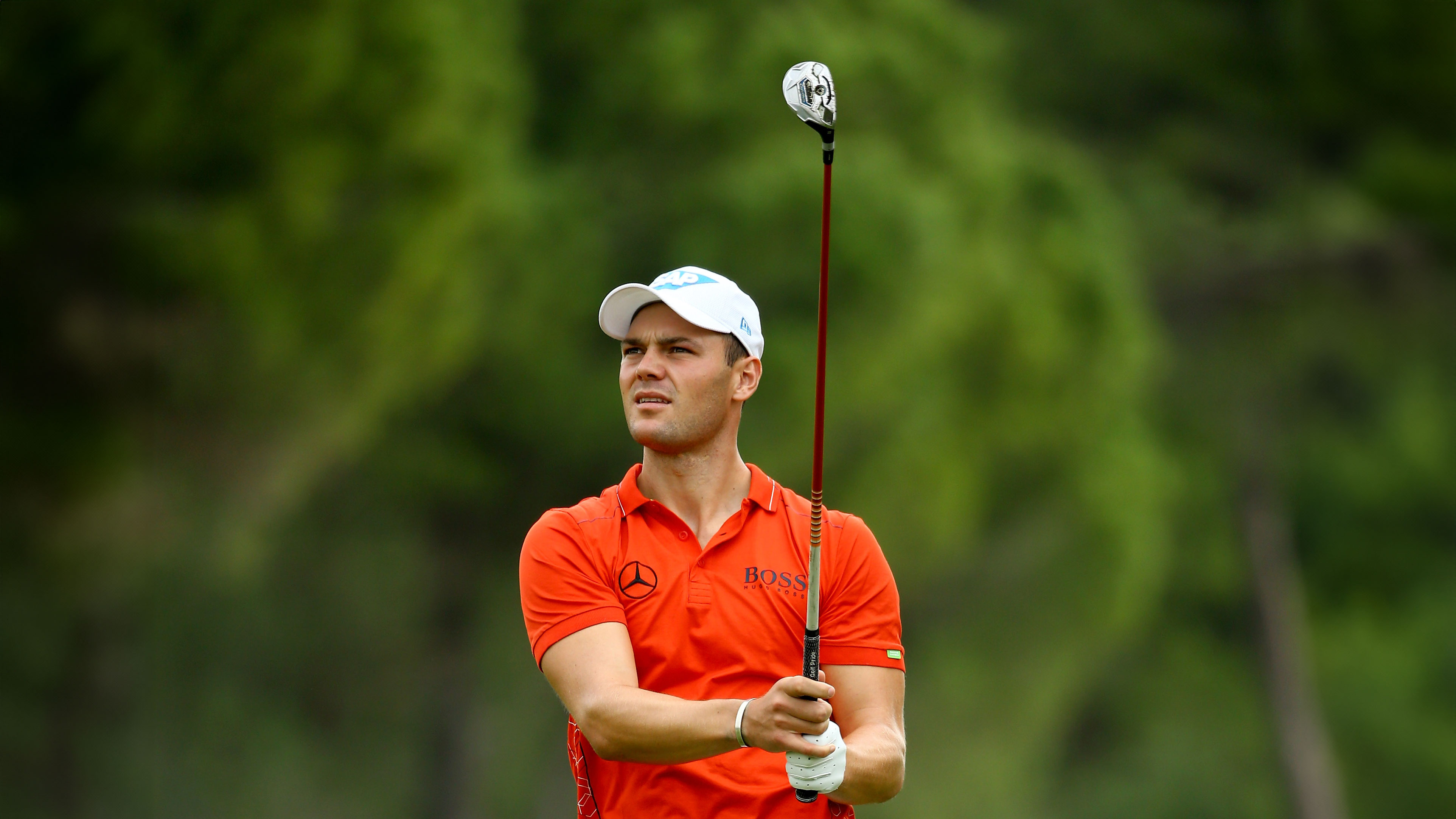 Photo of Martin Kaymer hitting a hybrid