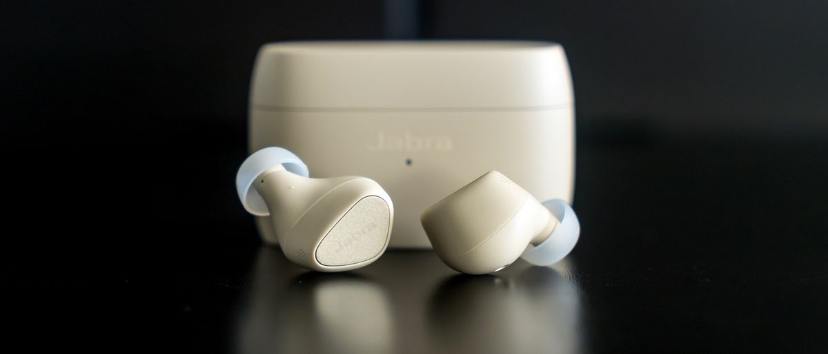 Hero image of the Jabra Elite 5.