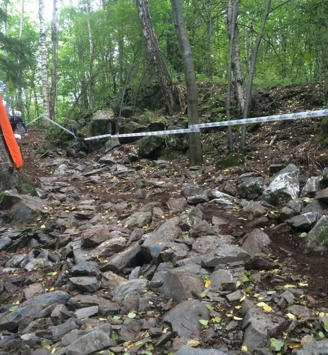 Plenty of rocks. Can you find your line through this?