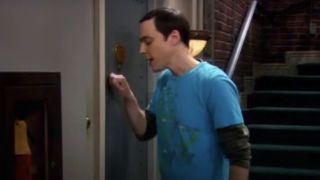 Jim Parsons as Sheldon knocking on Penny's door on The Big Bang Theory