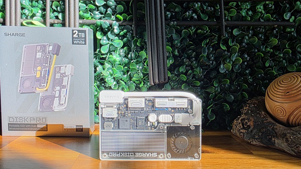 Sharge Disk Pro 2TB review: Great sustained writes, active cooling, and a built-in hub