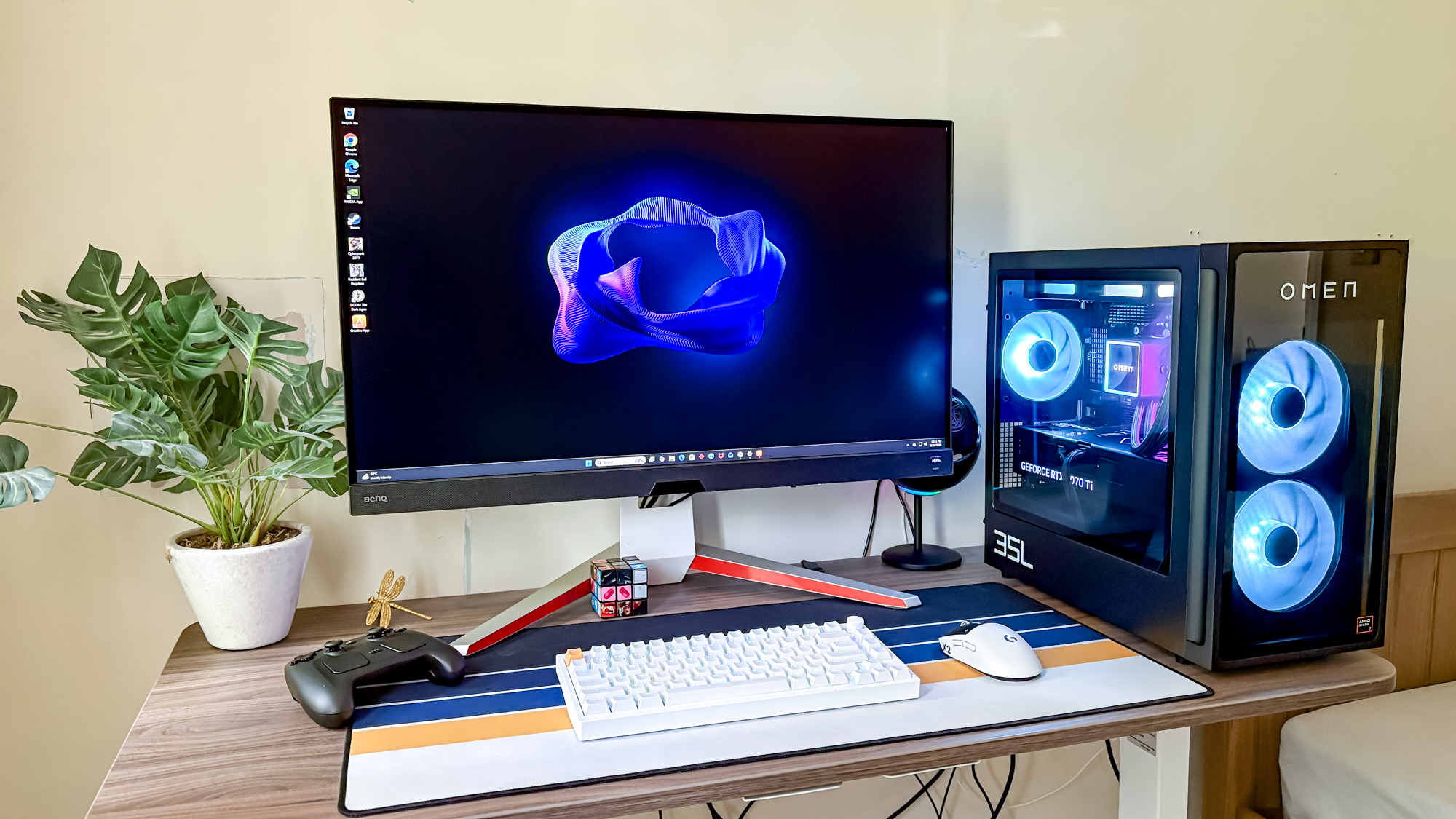 HP Omen 35L Gaming PC on desk