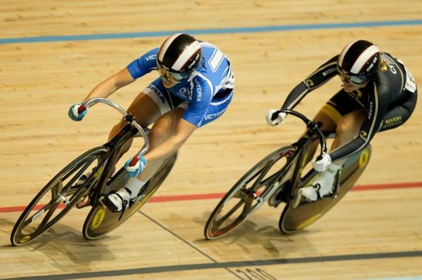 Caitlin Ward (VIC) wins the U19 sprint.