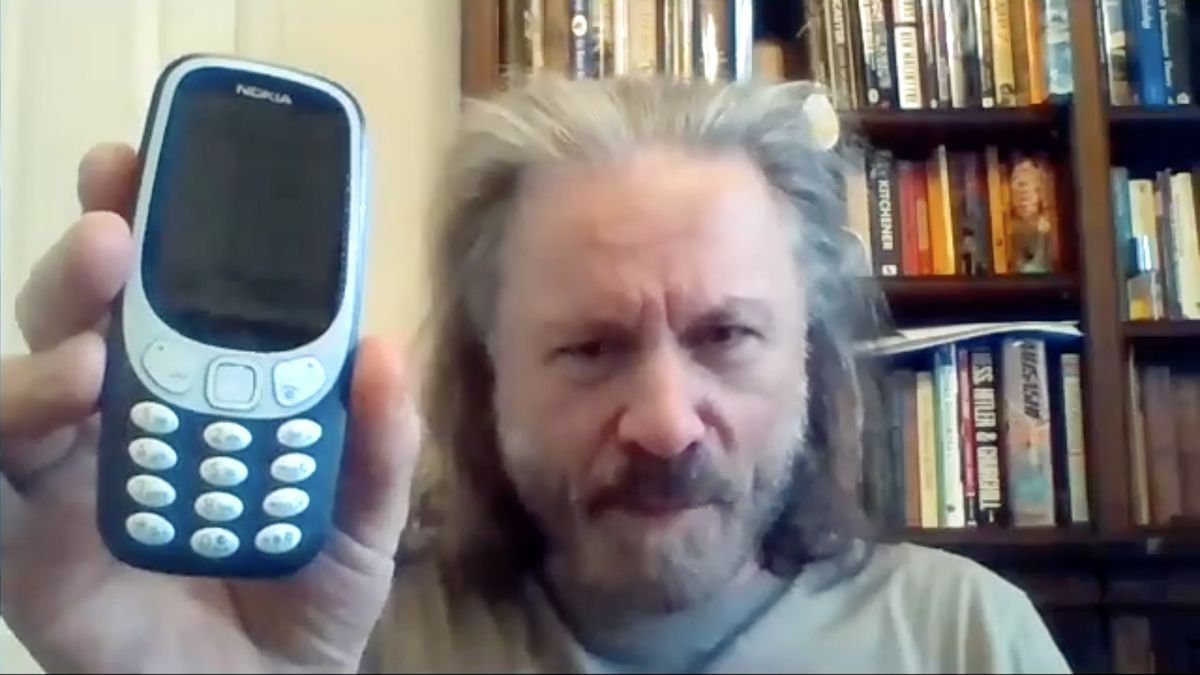Iron Maiden singer finally gets a smartphone! “My life is going to suck”
