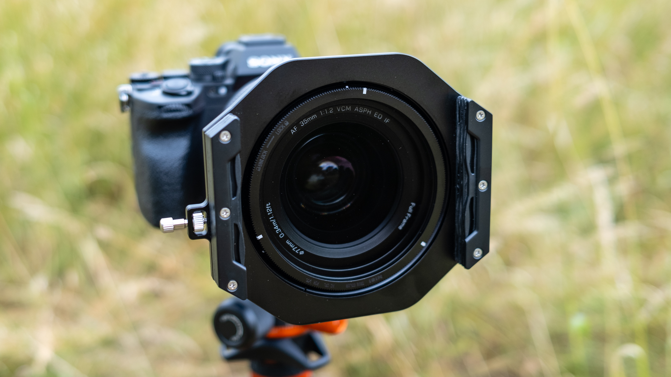 NiSi V7 with True Color NC CPL front view attached to a lens 
