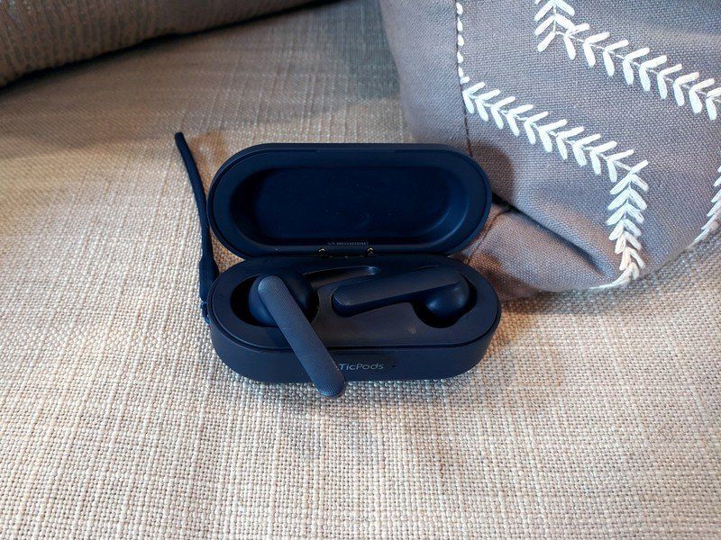 TicPods Free in case