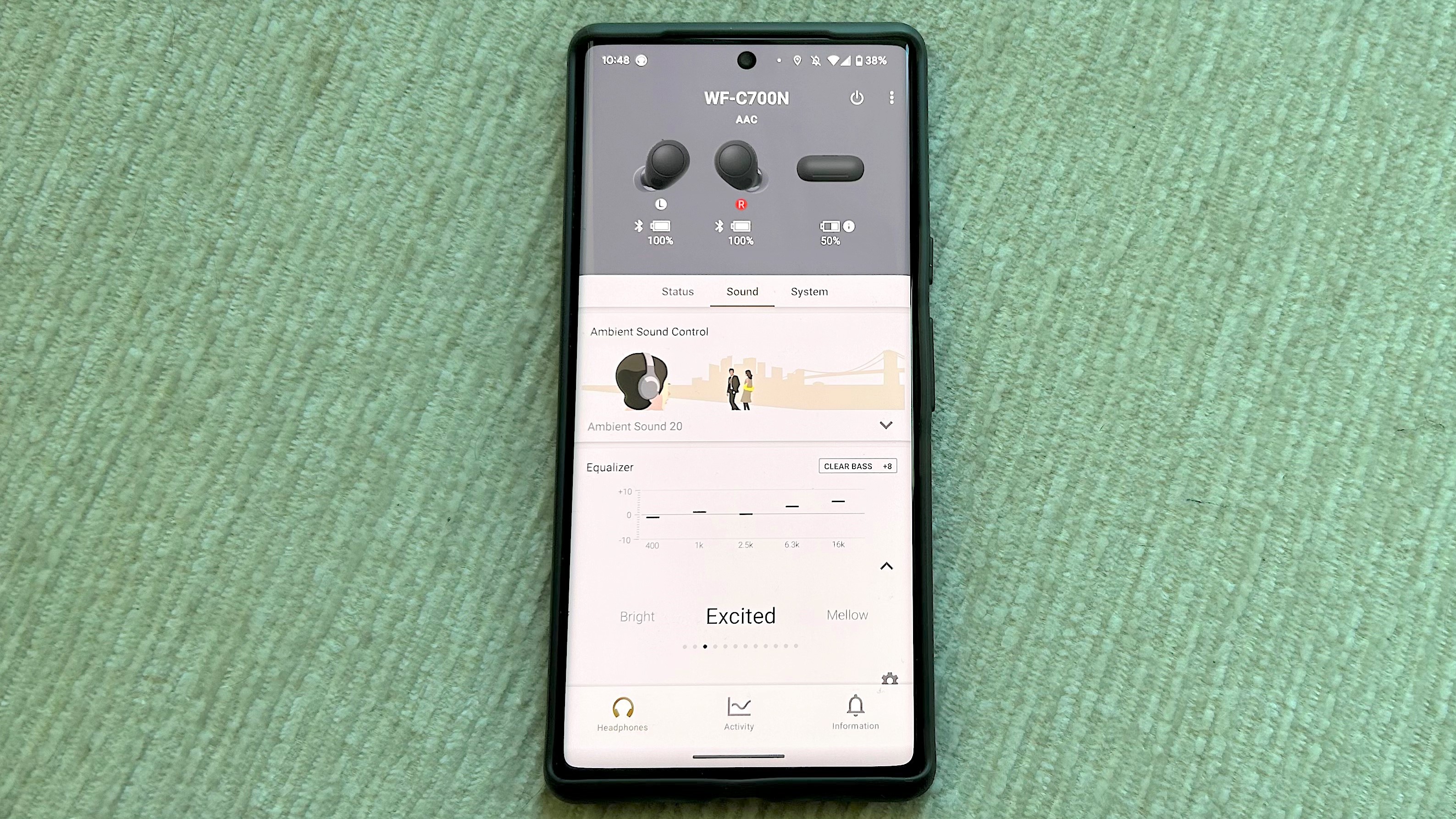 Mostrando la aplicación Sony Headphone Connect para WF-C700N