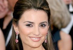 Penelope Cruz at the Oscars 2008