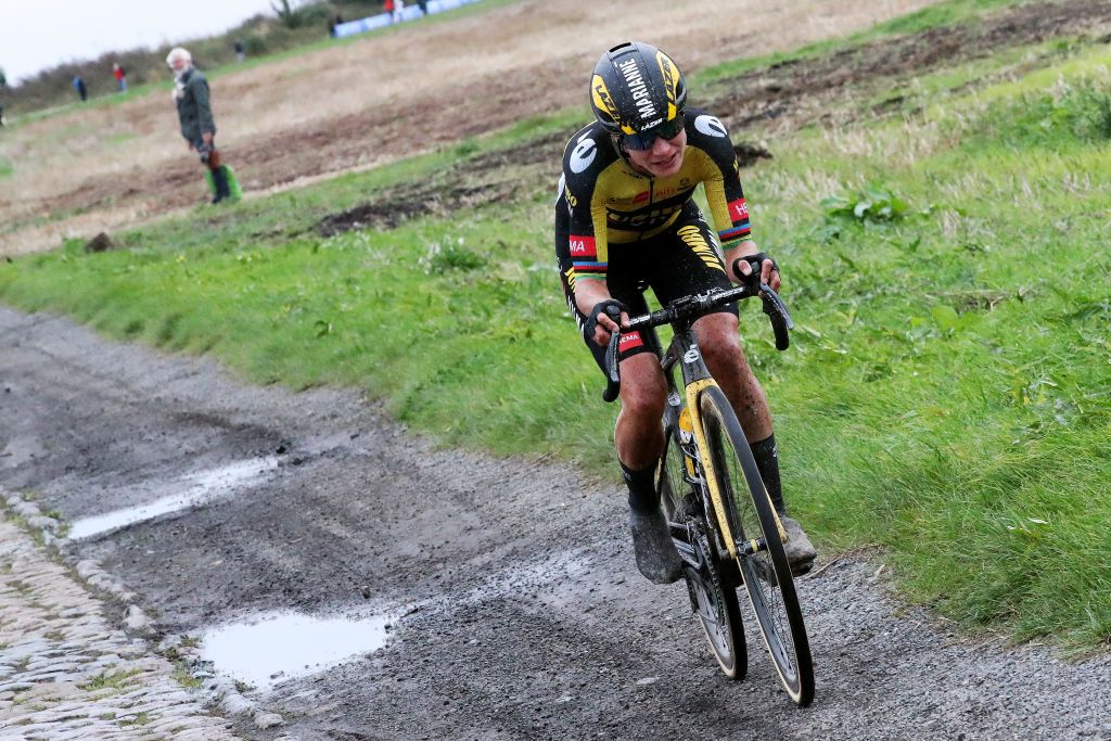 ROUBAIX FRANCE OCTOBER 02 Marianne Vos of Netherlands and Jumbo Visma Team chasing the breakaway during the 1st ParisRoubaix 2021 Womens Elite a 1164km race from Denain to Roubaix ParisRoubaixFemmes ParisRoubaix on October 02 2021 in Roubaix France Photo by Etienne Garnier PoolGetty Images