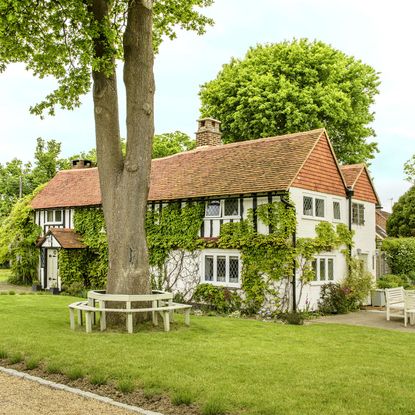 Have a wander around this idyllic country cottage in Surrey | Ideal Home