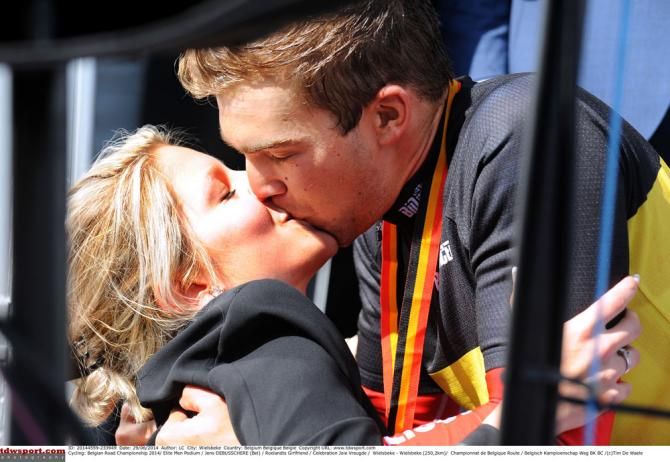 A kiss for the race winner Jens Debusschere (Lotto-Belisol)