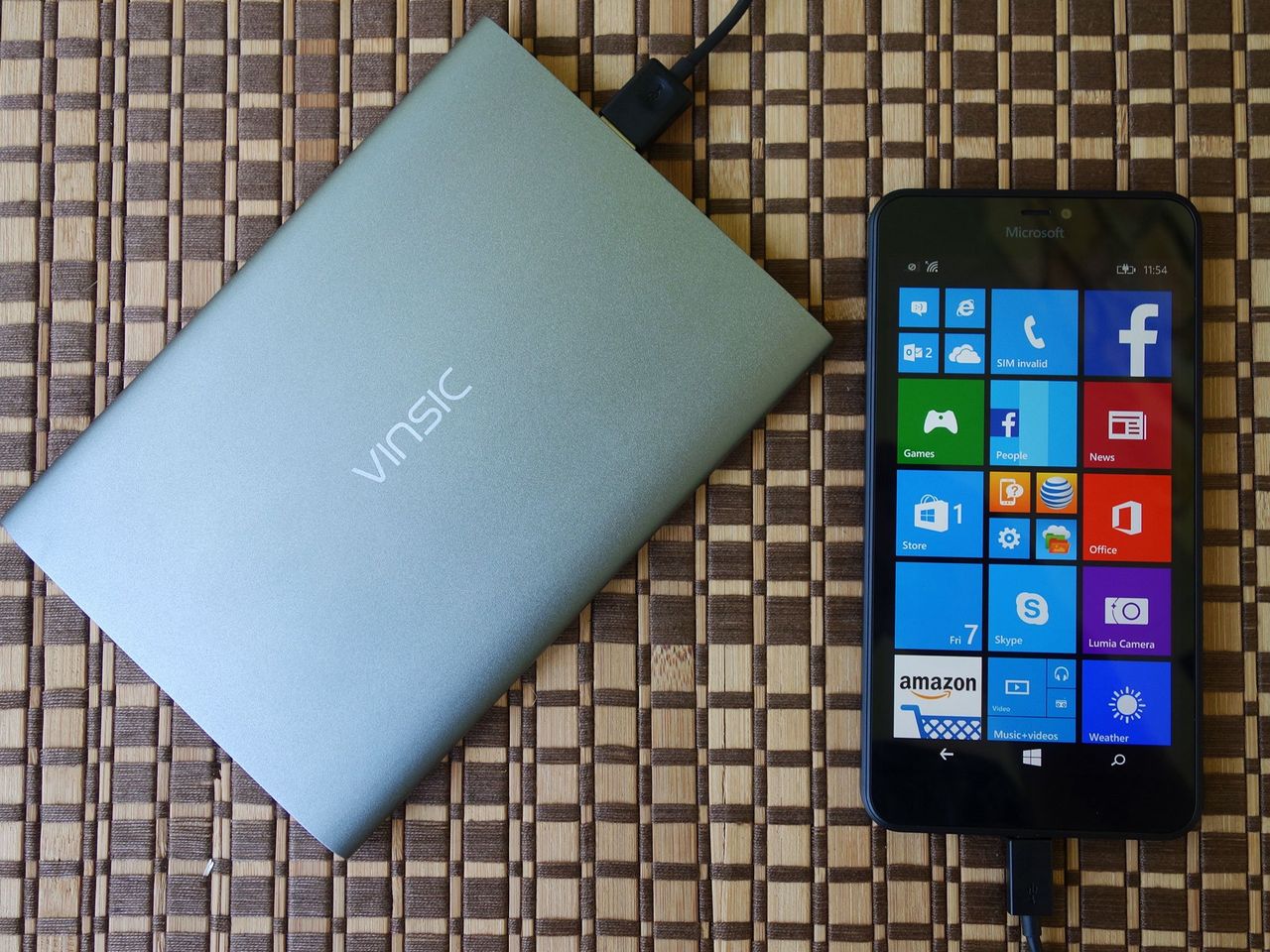 Vinsic 20000mAh ultra-slim power bank