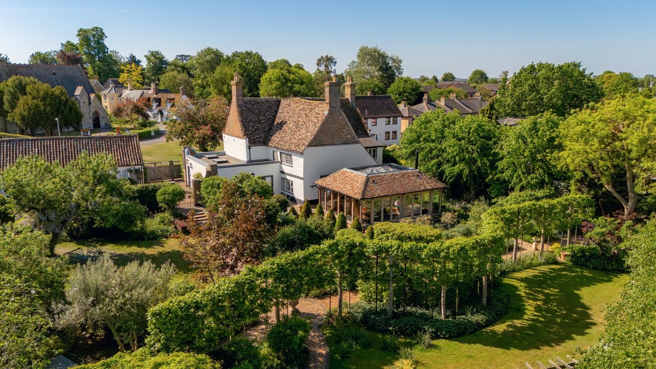 Images of The Manor House in Fenstanton, Cambridgeshire