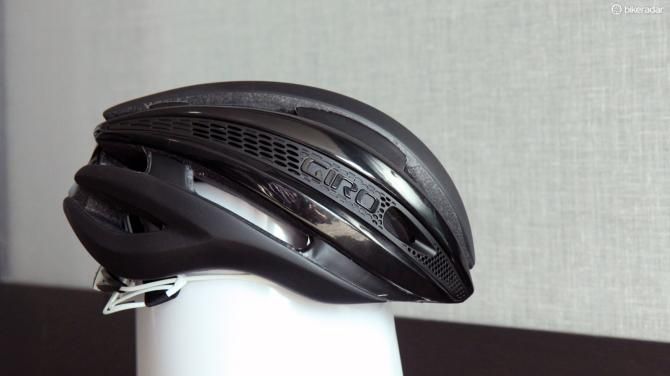 The profile of the Giro Synthe is remarkably trim but then again, such tight lines are necessary for good aerodynamic performance so it's not a big surprise