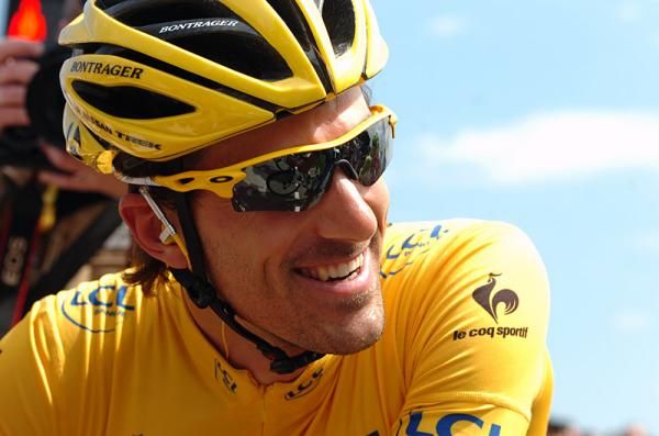 A relaxed Fabian Cancellara (RadioShack-Nissan) awaits the start of stage 5.