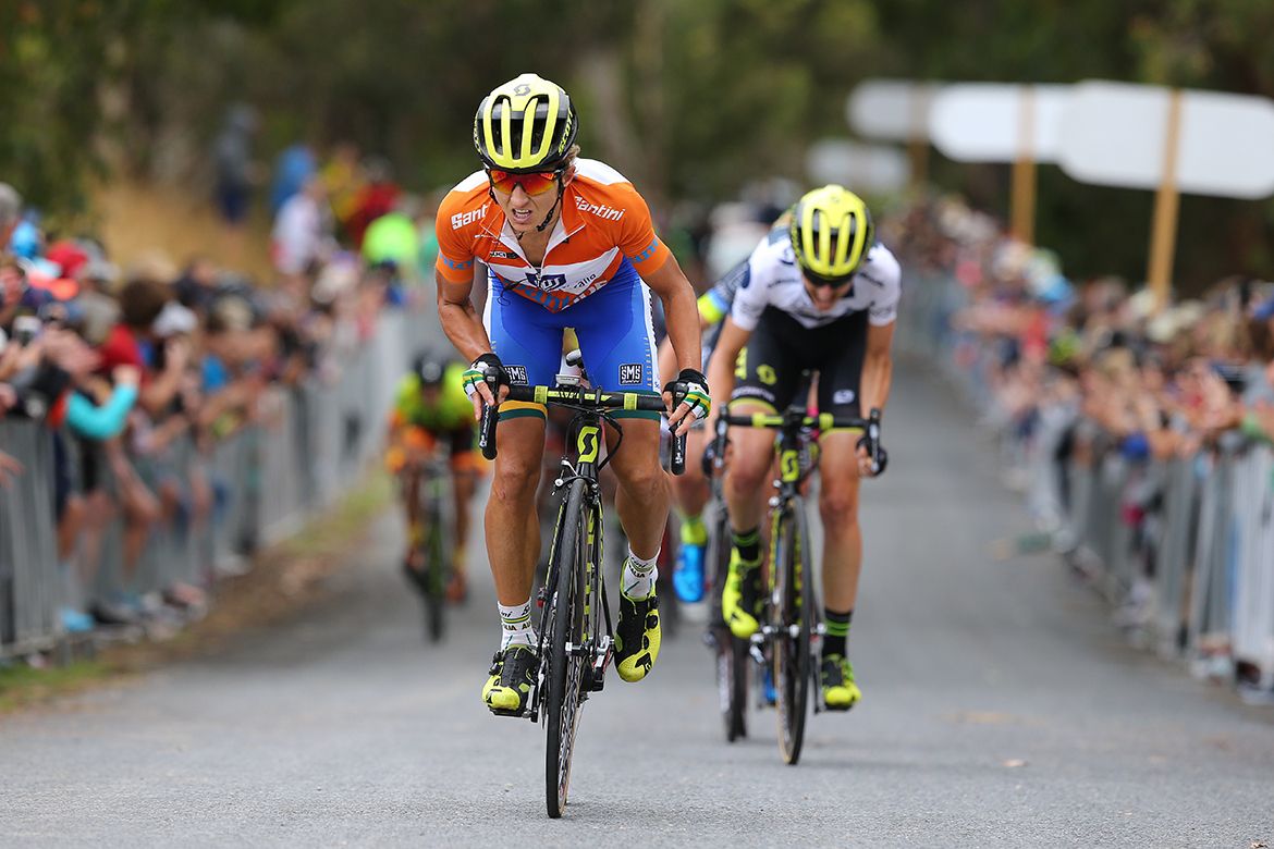 Katrin Garfoot pushes to the line to try and save her ochre jersey
