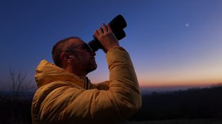 reasons you need binoculars: stargazing