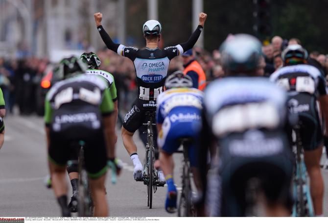 Tom Boonen raises his arms at Kuurne - Brussels - Brussel
