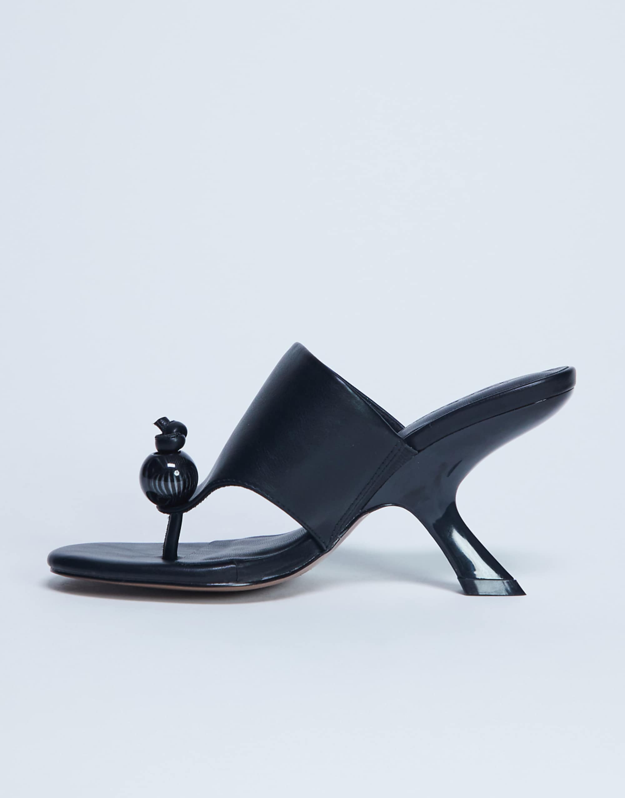 Topshop Isai Beaded Toe Thong Heeled Mule in Black