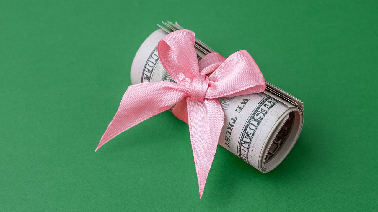 I'm a Financial Planner for Millionaires: Here's How to Give Your Kids Cash Gifts Without Triggering IRS Paperwork