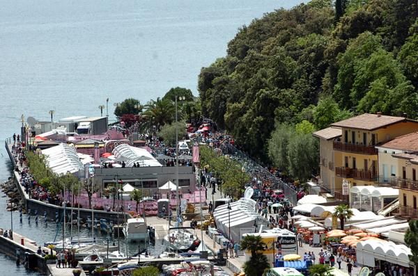 The start of stage 16 at Limone sul Garda.