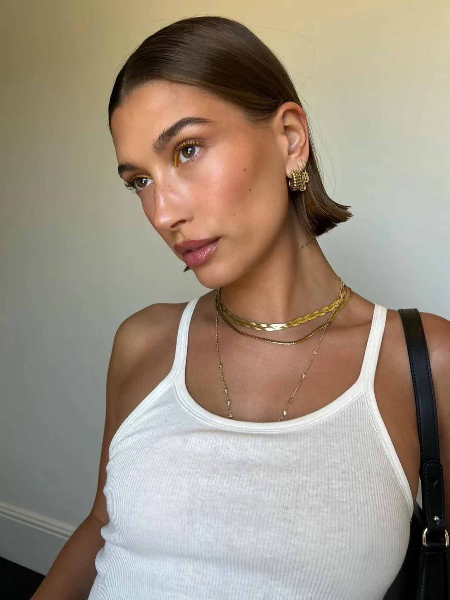 Hailey Bieber with a blunt bob