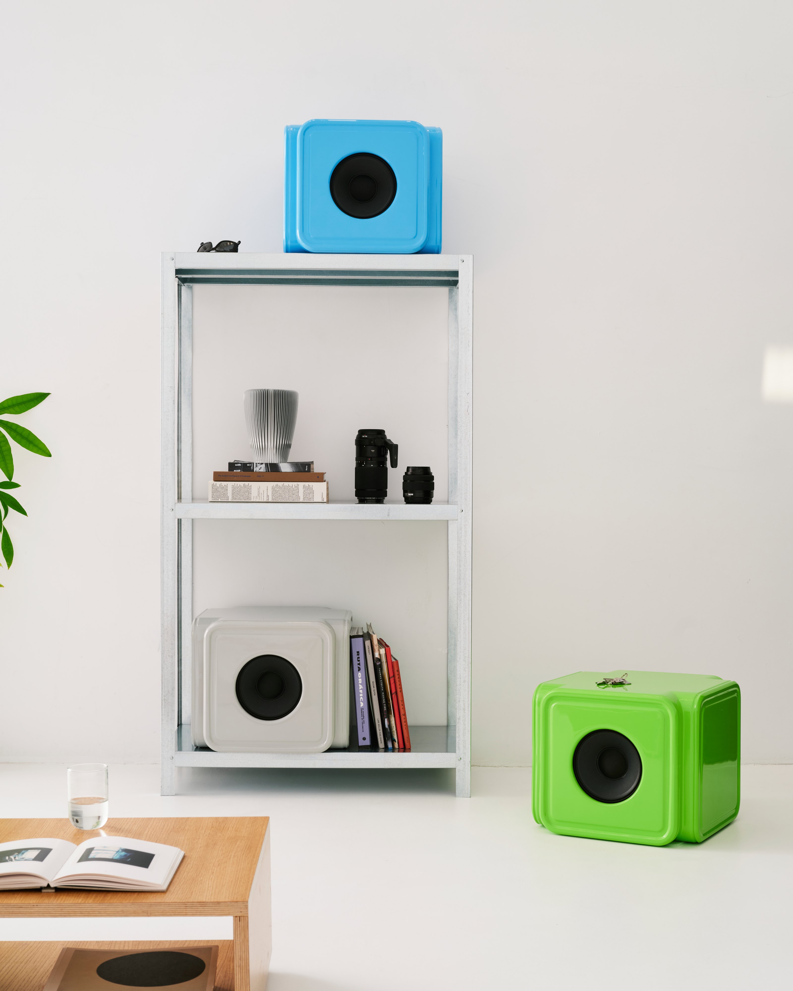 AA67 speaker by Alaksa Alaska and Caliper