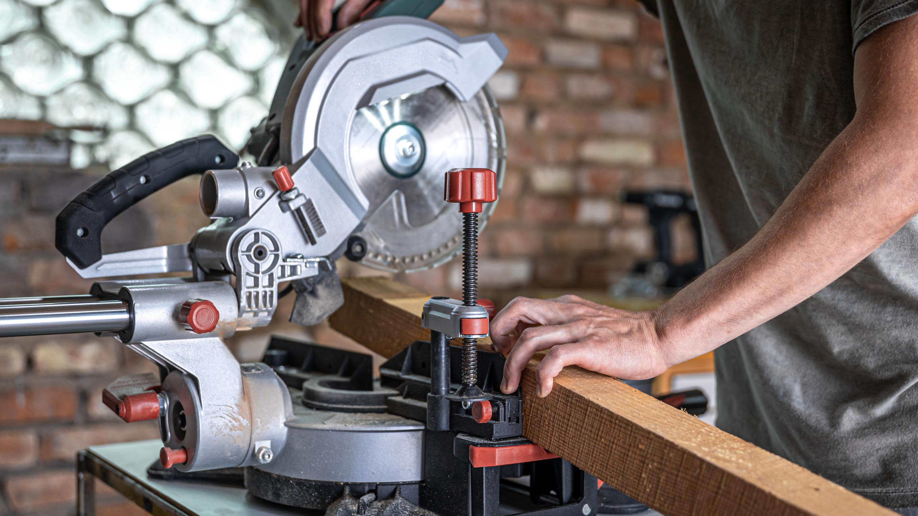 The 5 Best Mitre Saws For Your Next Diy