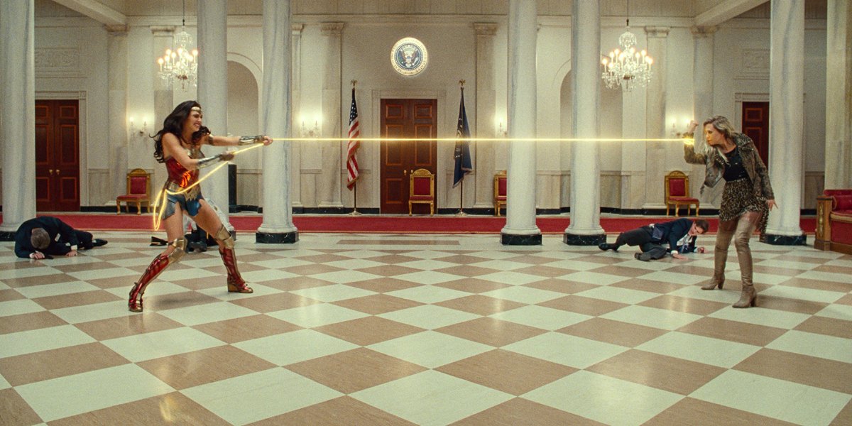 Wonder Woman vs Cheetah in Wonder Woman 1984