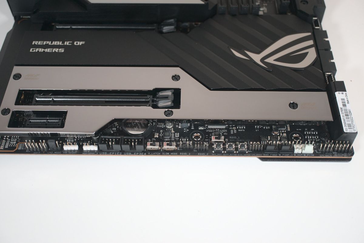 ASUS ROG X570 Crosshair VIII Extreme