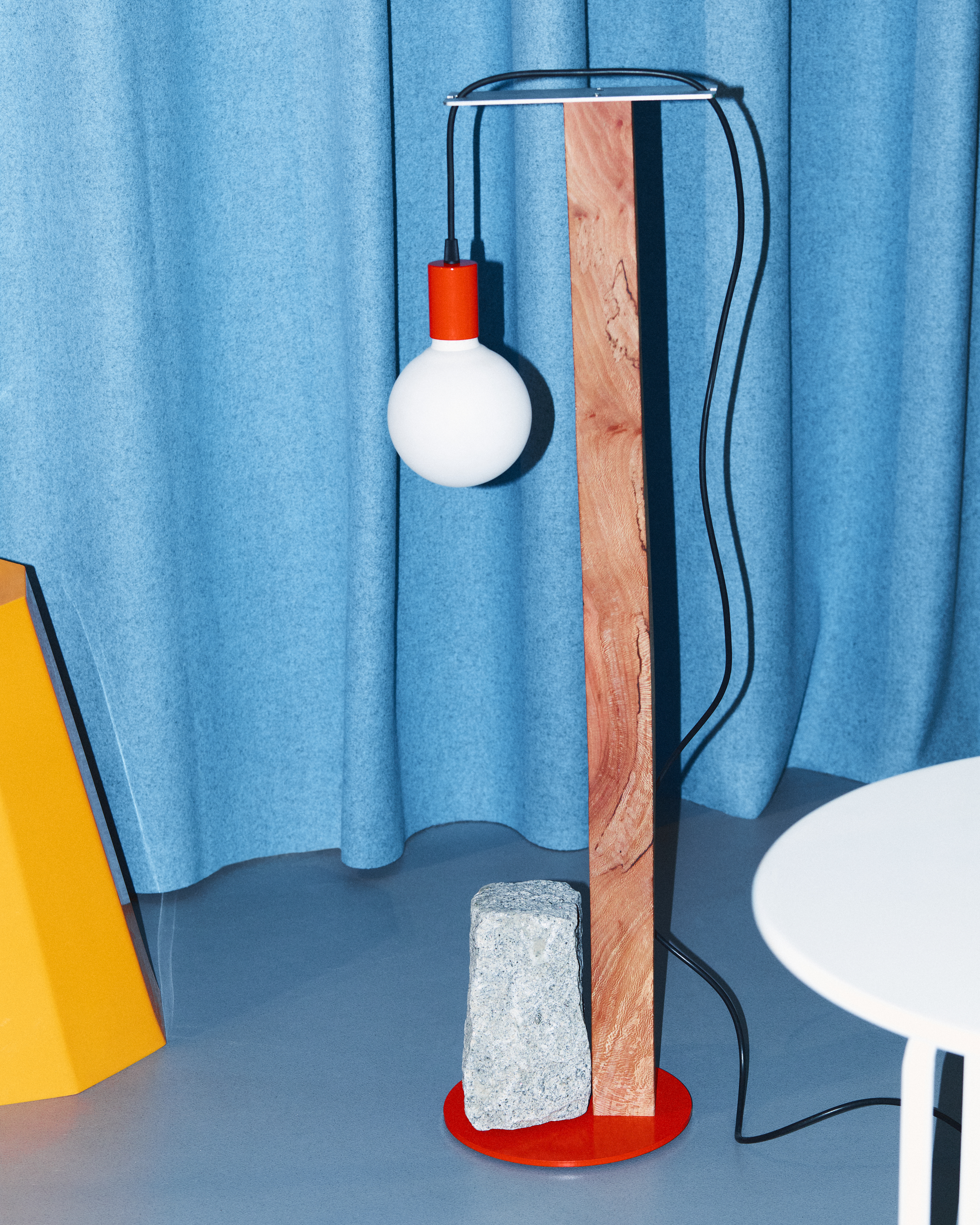 Floor lamp