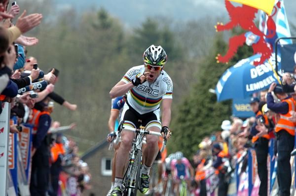 Cadel Evans (BMC) wins the Fleche Wallonne.