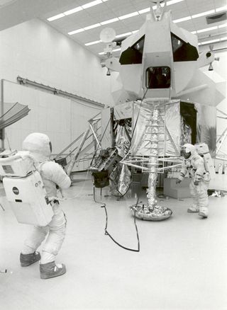 space history, NASA, simulations, lunar missions