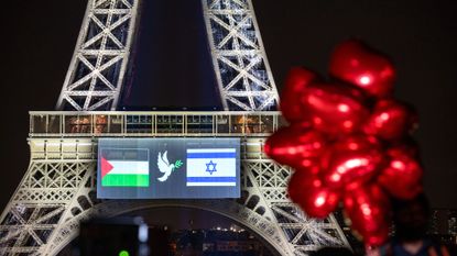 Paris City Hall projects Palestine-Israel banner on Eiffel Tower to mark recognition of Palestinian statehood