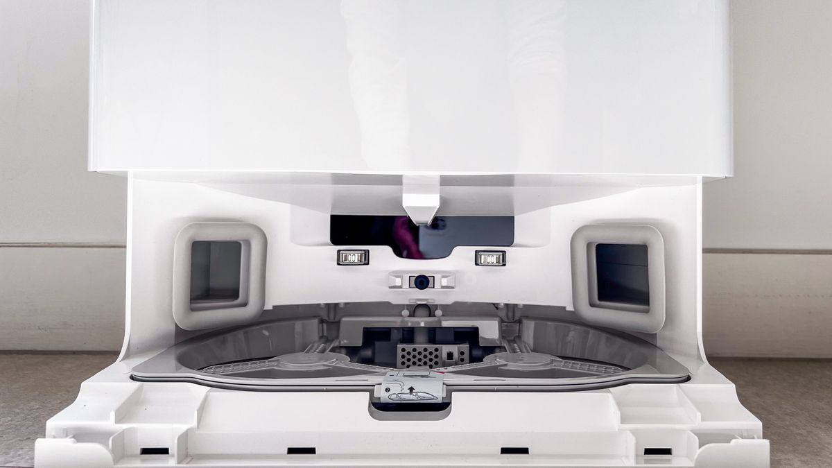 The inside of the Roborock Qrevo Edge dock