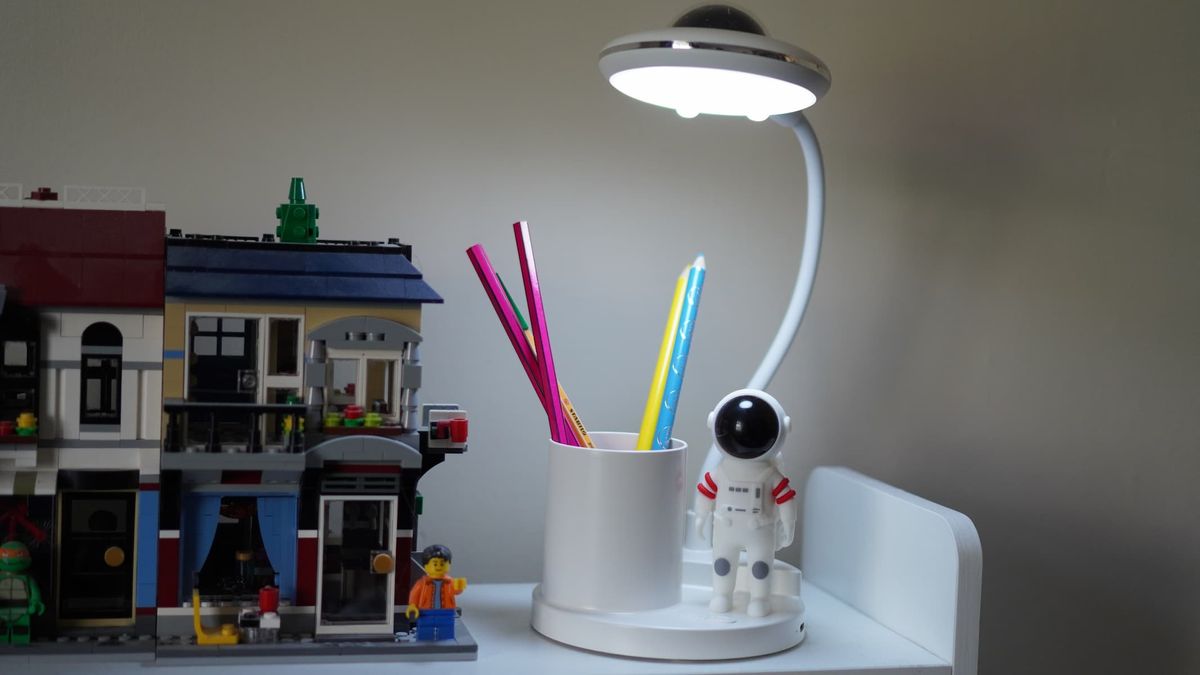 astronaut lamp