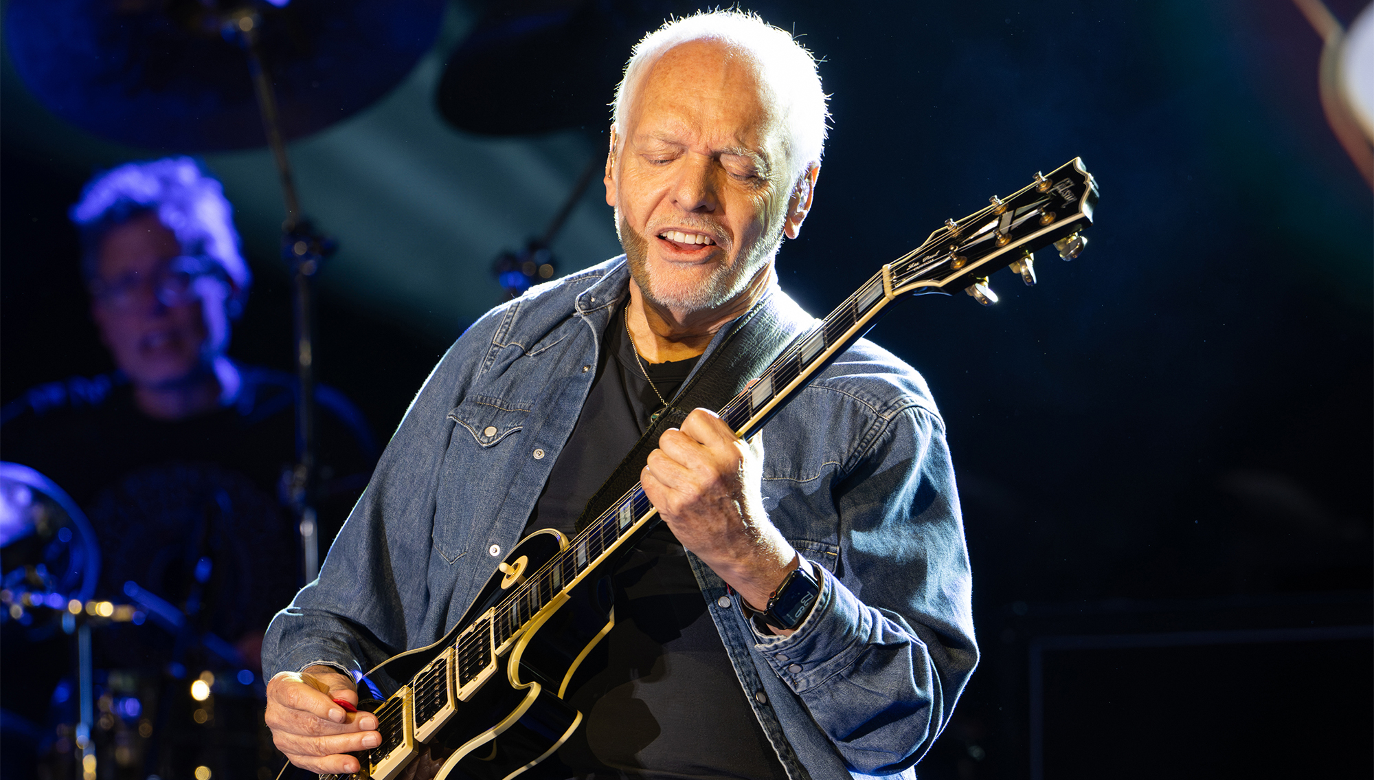 Peter Frampton plays his Phenix Gibson Les Paul Custom at Graton Resort &amp;amp; Casino in Rohnert Park, California on June 21, 2025.