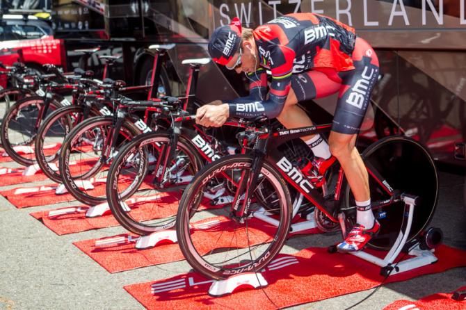 Thor Hushovd (BMC) gets warmed up for his ride