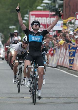Ian Stannard (Sky) outsprints his four breakaway companions to earn his first win as a professional.