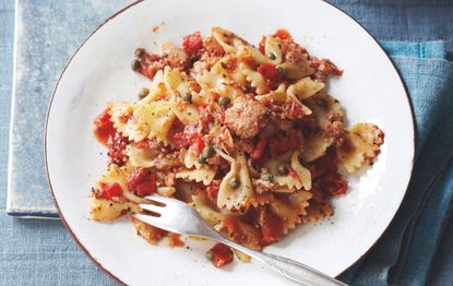 Tuna and tomato salsa pasta