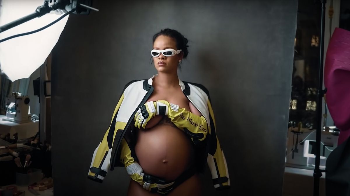 Annie Leibovitz uses Fujifilm GFX 100S for Rihanna's Vogue pregnancy shoot