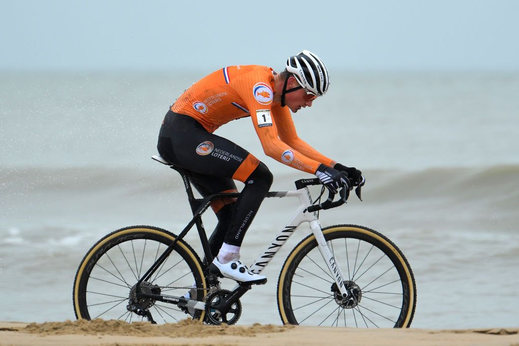 OOSTENDE BELGIUM JANUARY 31 Mathieu Van Der Poel of The Netherlands Sand Sea during the 72nd UCI CycloCross World Championships Oostende 2021 Men Elite UCICX CXWorldCup Ostend2021 CX on January 31 2021 in Oostende Belgium Photo by Luc ClaessenGetty Images